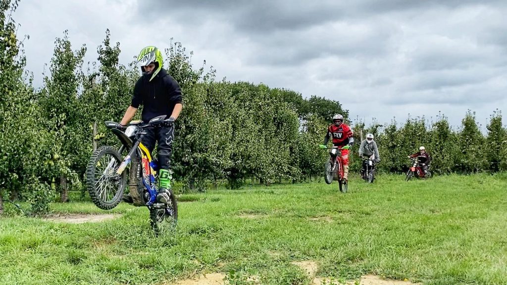 elektirsch offroad rijden E-Training Sur-ron Endurofun 12