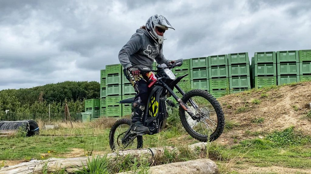 elektirsch offroad rijden E-Training Sur-ron Endurofun 17