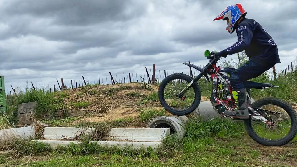 elektirsch offroad rijden E-Training Sur-ron Endurofun 2