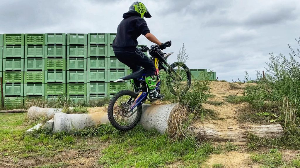elektirsch offroad rijden E-Training Sur-ron Endurofun 7