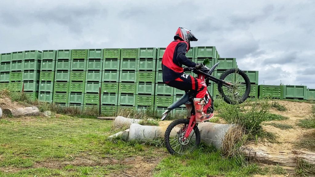 elektirsch offroad rijden E-Training Sur-ron Endurofun 8